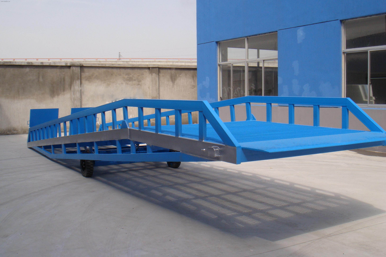 登车桥，液压装卸车平台制造的生产标准